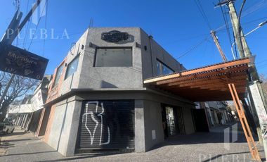VENTA LOCAL REMEDIOS DE ESCALADA EN ESQUINA