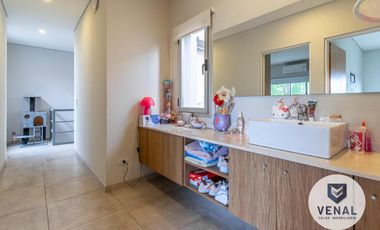 Venta Casa 6 amb 3 dorm Jardín Pileta en Santa Clara (Villanueva) Dique Luján Tigre
