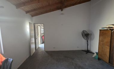 Casa en J.B. Vago al 600, Temperley Oeste