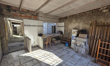 Casa en J.B. Vago al 600, Temperley Oeste