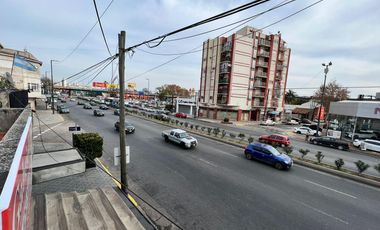 Excelente local/galpòn con losa en venta