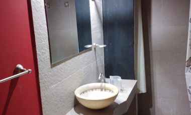 Casa en  esquina con gran parque Pueyrredon al 900