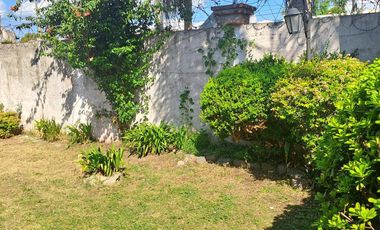 Casa en  esquina con gran parque Pueyrredon al 900