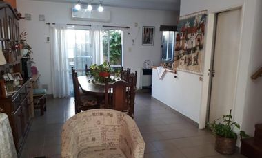 EN VENTA CASA DUPLEX 4 AMBIENTES- QUILMES OESTE