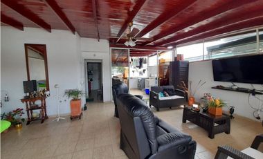 Las Mercedes - Casa en venta