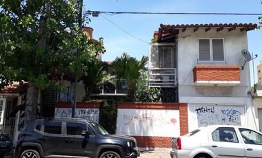 CASA 5 AMBIENTES CON 2 COCHERAS- BERAZATEGUI CENTRO
