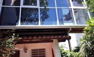CASA 5 AMBIENTES CON 2 COCHERAS- BERAZATEGUI CENTRO