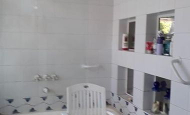 CASA 5 AMBIENTES CON 2 COCHERAS- BERAZATEGUI CENTRO