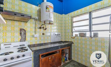Venta PH 8 ambientes a Refaccionar, 2 plantas 4 dormitorios multifamiliar Villa Ballester