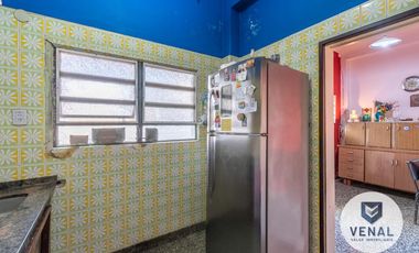 Venta PH 8 ambientes a Refaccionar, 2 plantas 4 dormitorios multifamiliar Villa Ballester
