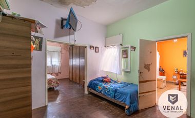 Venta PH 8 ambientes a Refaccionar, 2 plantas 4 dormitorios multifamiliar Villa Ballester