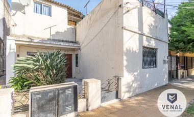 Venta PH 8 ambientes a Refaccionar, 2 plantas 4 dormitorios multifamiliar Villa Ballester