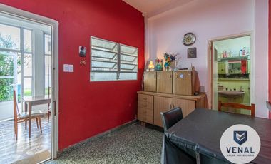Venta PH 8 ambientes a Refaccionar, 2 plantas 4 dormitorios multifamiliar Villa Ballester