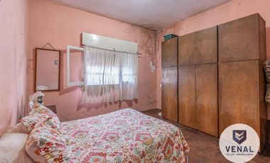 Venta PH 8 ambientes a Refaccionar, 2 plantas 4 dormitorios multifamiliar Villa Ballester