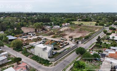 Predio en alquiler de 10.000 m2 con 500 m2 de oficinas - Uso logístico