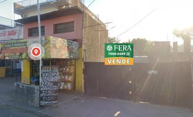 Venta de terreno con local  Wilde