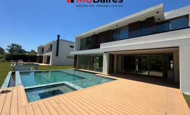 Casa a estrenar en venta en Saint Thomas Este-Oeste