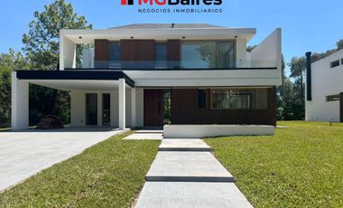 Casa a estrenar en venta en Saint Thomas Este-Oeste