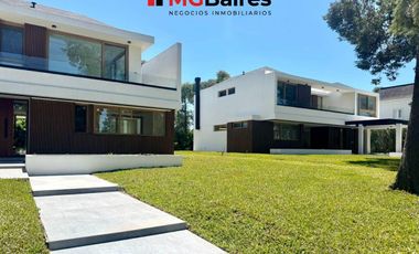 Casa a estrenar en venta en Saint Thomas Este-Oeste