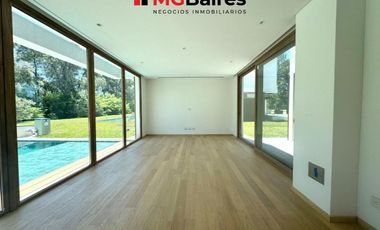 Casa a estrenar en venta en Saint Thomas Este-Oeste