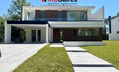 Casa a estrenar en venta en Saint Thomas Este-Oeste