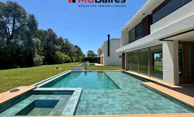 Casa a estrenar en venta en Saint Thomas Este-Oeste