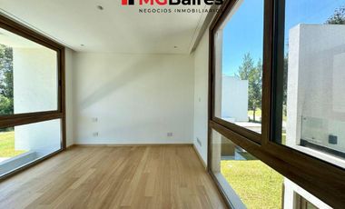 Casa a estrenar en venta en Saint Thomas Este-Oeste