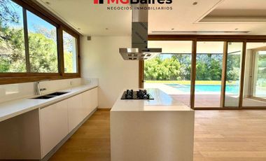 Casa a estrenar en venta en Saint Thomas Este-Oeste