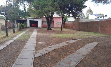 Lote con 2 casas a metros del mar – Ideal desarrollo turístico | Mar del Tuyú