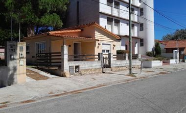 Lote con 2 casas a metros del mar – Ideal desarrollo turístico | Mar del Tuyú