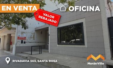 Rivadavia 563, entre Alem y Lisandro de la Torre, frenta a la Escuela 1