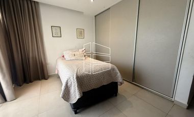 Venta - Casa de Nivel gerencial en Barrio Privado Jockey - C116