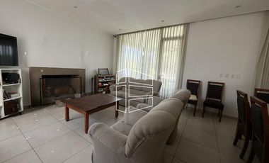 Venta - Casa de Nivel gerencial en Barrio Privado Jockey - C116