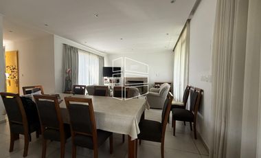 Venta - Casa de Nivel gerencial en Barrio Privado Jockey - C116