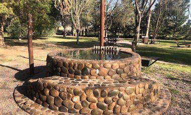 Casa rural con alma de finca. a 4 km de la capital. Mendoza. Rivadavia. terreno 8000 m2