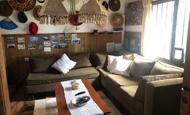 Casa rural con alma de finca. a 4 km de la capital. Mendoza. Rivadavia. terreno 8000 m2