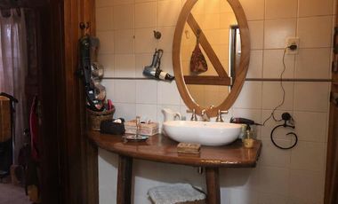 Casa rural con alma de finca. a 4 km de la capital. Mendoza. Rivadavia. terreno 8000 m2