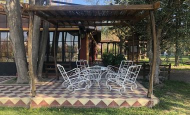 Casa rural con alma de finca. a 4 km de la capital. Mendoza. Rivadavia. terreno 8000 m2