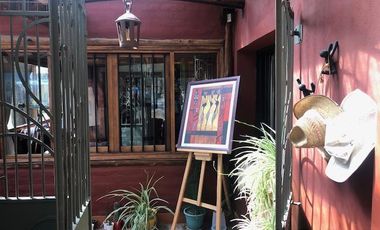 Casa rural con alma de finca. a 4 km de la capital. Mendoza. Rivadavia. terreno 8000 m2