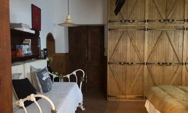 Casa rural con alma de finca. a 4 km de la capital. Mendoza. Rivadavia. terreno 8000 m2