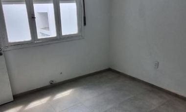 ALQUILER CASA 1 DORMITORIO CON PATIO