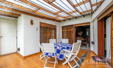 Casa 5 ambientes en 2 plantas Ramos mejia Excelente ubicacion