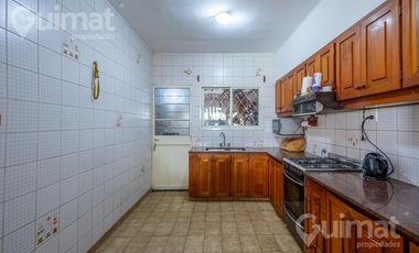Casa 5 ambientes en 2 plantas Ramos mejia Excelente ubicacion