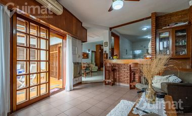 Casa 5 ambientes en 2 plantas Ramos mejia Excelente ubicacion