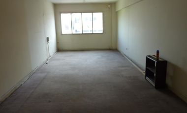 Edificio Comercial en  Avenida Hipólito Yrigoyen