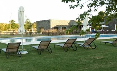 Lote a laguna Area 8
