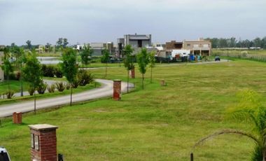 Lote a laguna Area 8