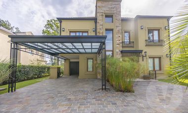 Casa en venta - Barrio Saint Thomas Este, Canning