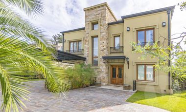 Casa en venta - Barrio Saint Thomas Este, Canning