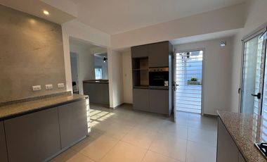 VENTA casa remodelada 5 ambientes en Velez Sarsfield al 6500